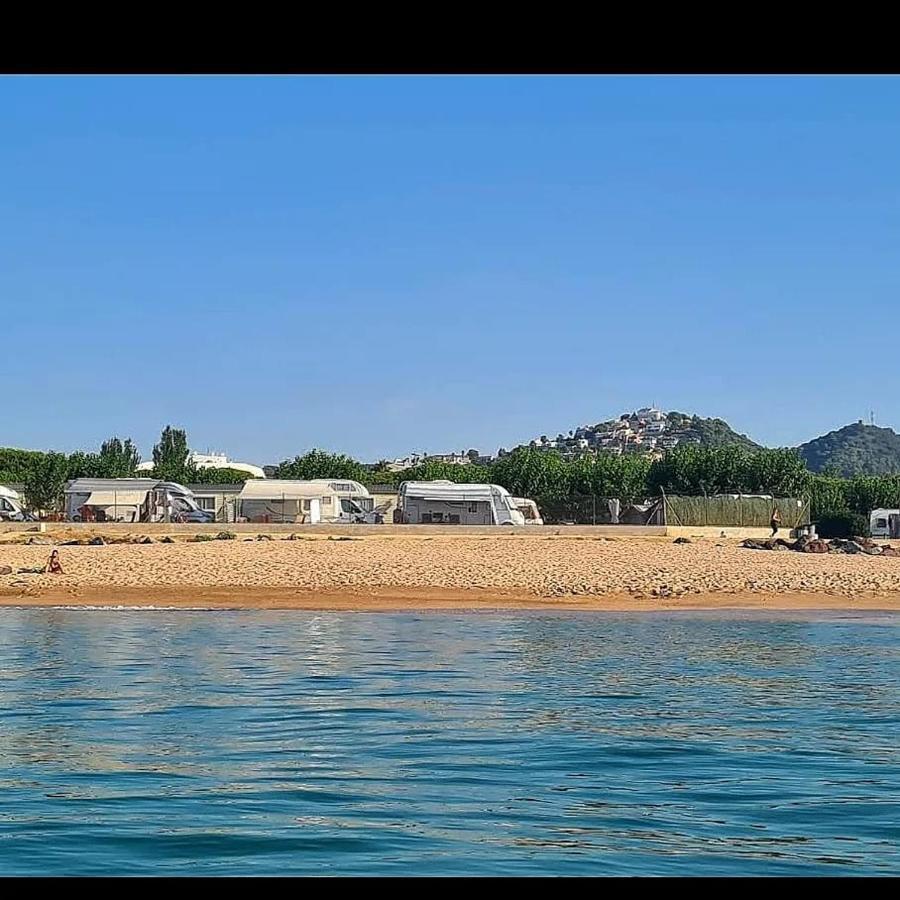 Camping El Pinar Platja Santa Susanna Extérieur photo